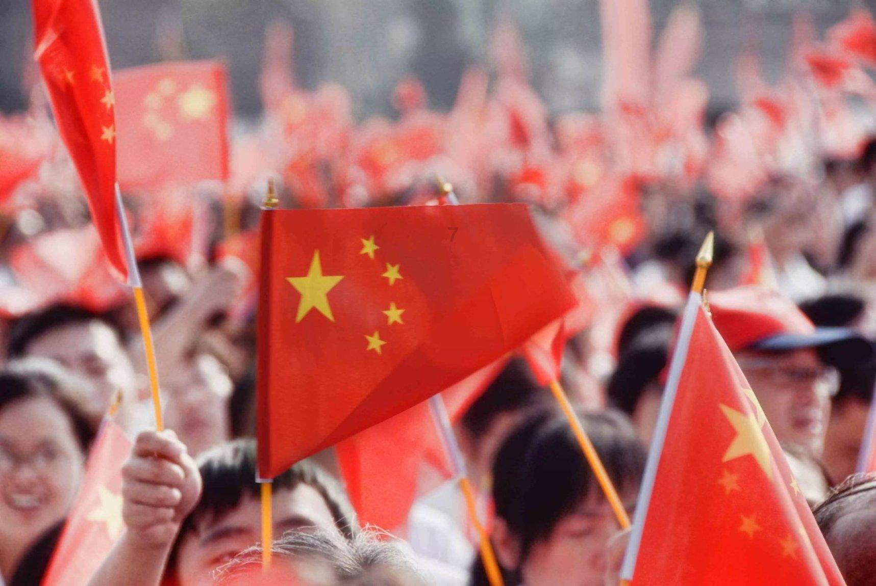 《红佛女》：因为渴望被在乎，他和父亲最终成为仇人